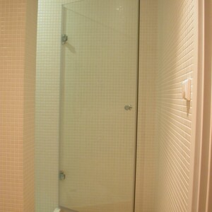 sklenené sprchové dvere na mieru