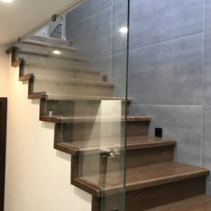 Sklenené zábradlie kotvené na bodoch Liptovský Mikuláš