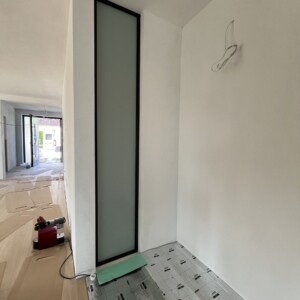 sklenený pevný panel s bezpečnostnou fóliou